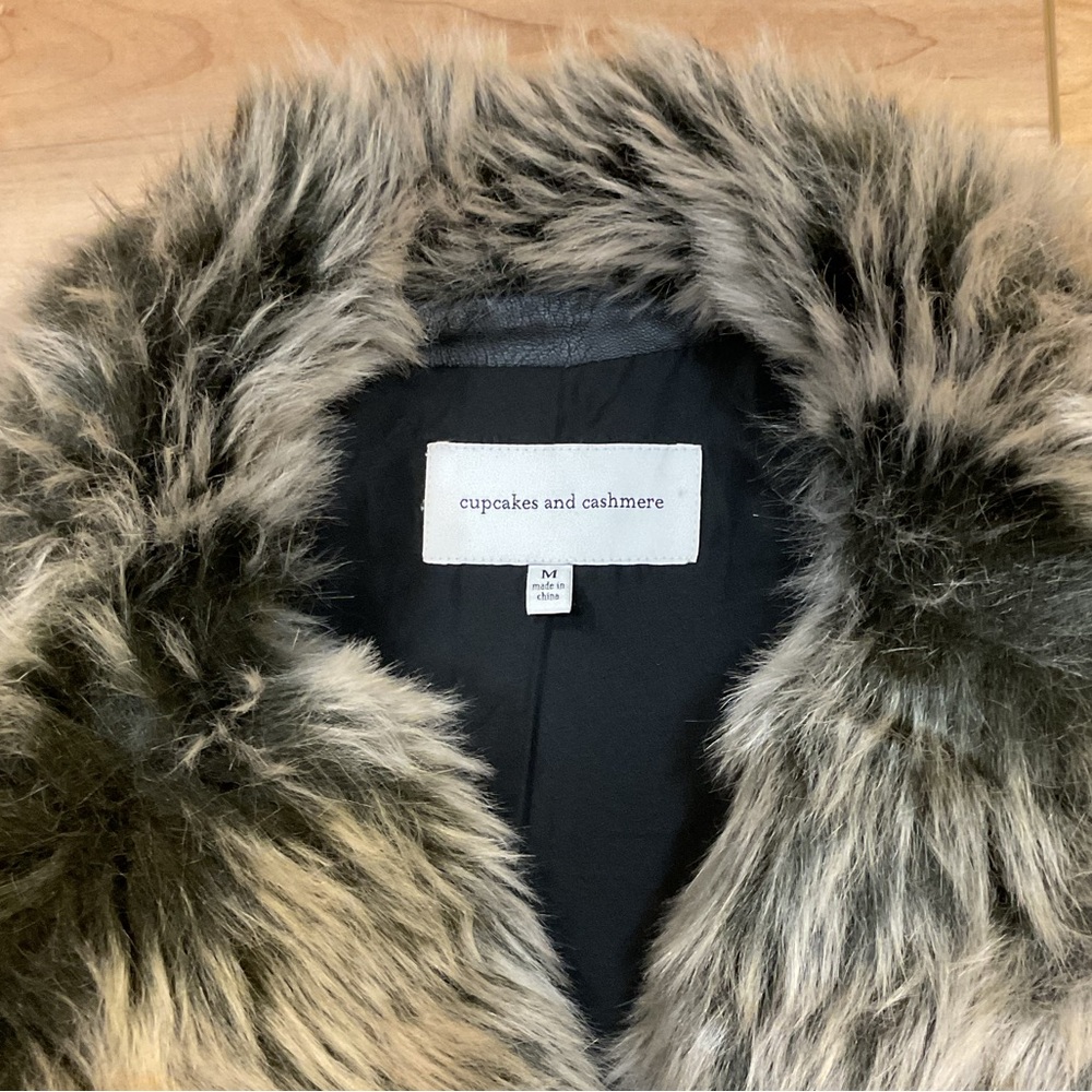 Cupcakes & Cashmere Alonso Grey Faux Fur Moto Vest with Faux Leather Trim Size M - Picture 10 of 11